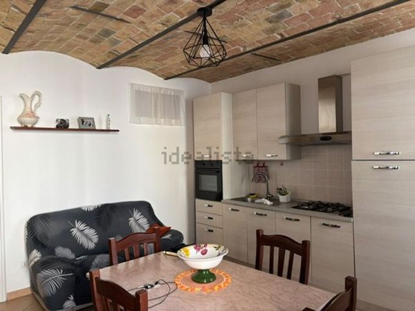 appartamento in vendita a Voghera in zona Oriolo