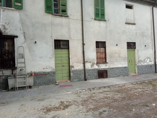 casa indipendente in vendita a Voghera