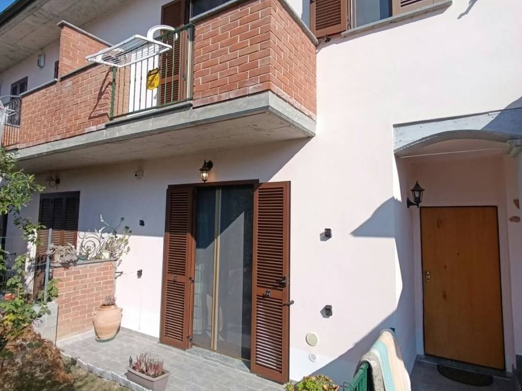 casa indipendente in vendita a Voghera in zona Campoferro