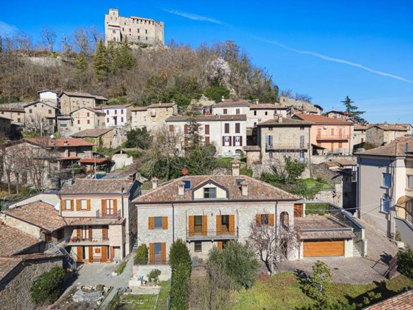 casa indipendente in vendita a Zavattarello