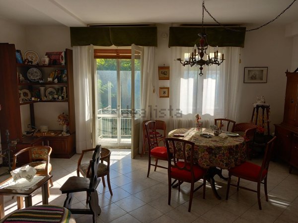 casa indipendente in vendita a Zavattarello
