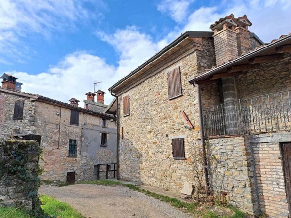 appartamento in vendita a Zavattarello