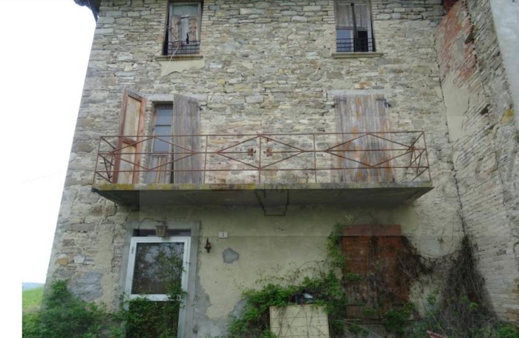 casa semindipendente in vendita a Zavattarello