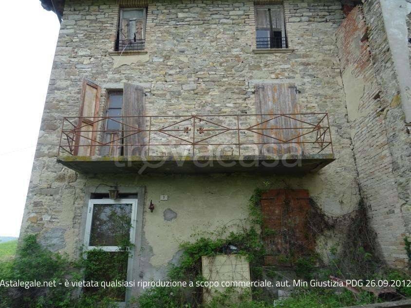 casa indipendente in vendita a Zavattarello