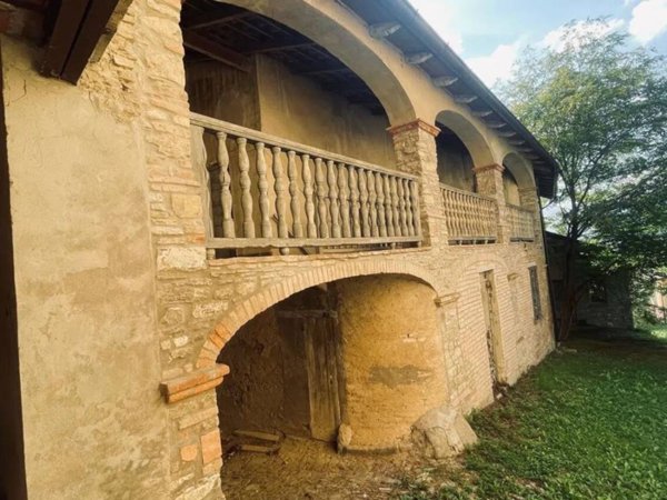 casale in vendita a Zavattarello