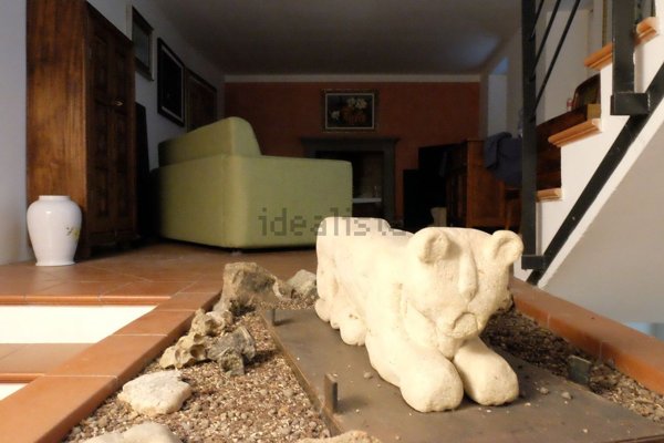 casa indipendente in vendita a Zavattarello