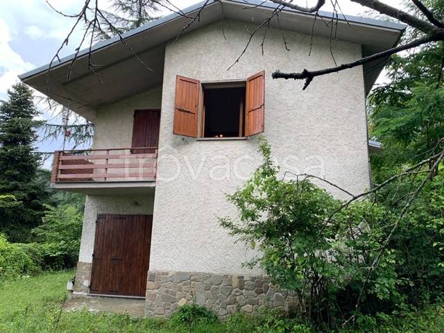 casa indipendente in vendita a Zavattarello