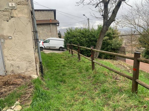 casa indipendente in vendita a Zavattarello