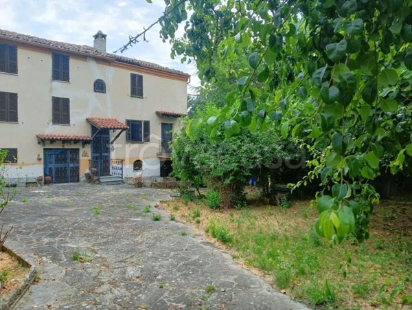 casa indipendente in vendita a Zavattarello in zona Rossone