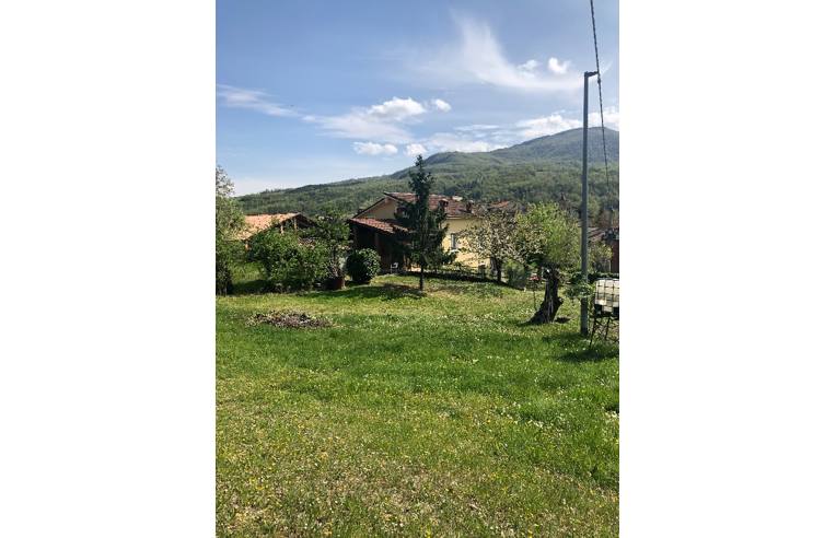 casa indipendente in vendita a Zavattarello in zona Perducco