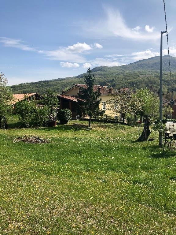 casa indipendente in vendita a Zavattarello in zona Perducco