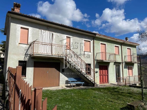 casa indipendente in vendita a Zavattarello in zona Rossone