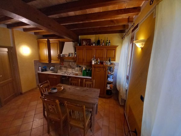 casa indipendente in vendita a Zavattarello