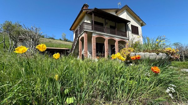 casa indipendente in vendita a Zavattarello in zona Rossone