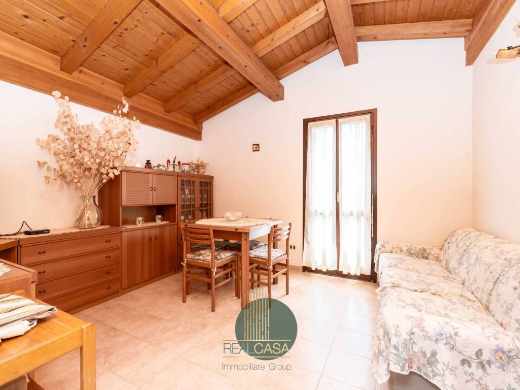 casa indipendente in vendita a Zavattarello in zona Rossone