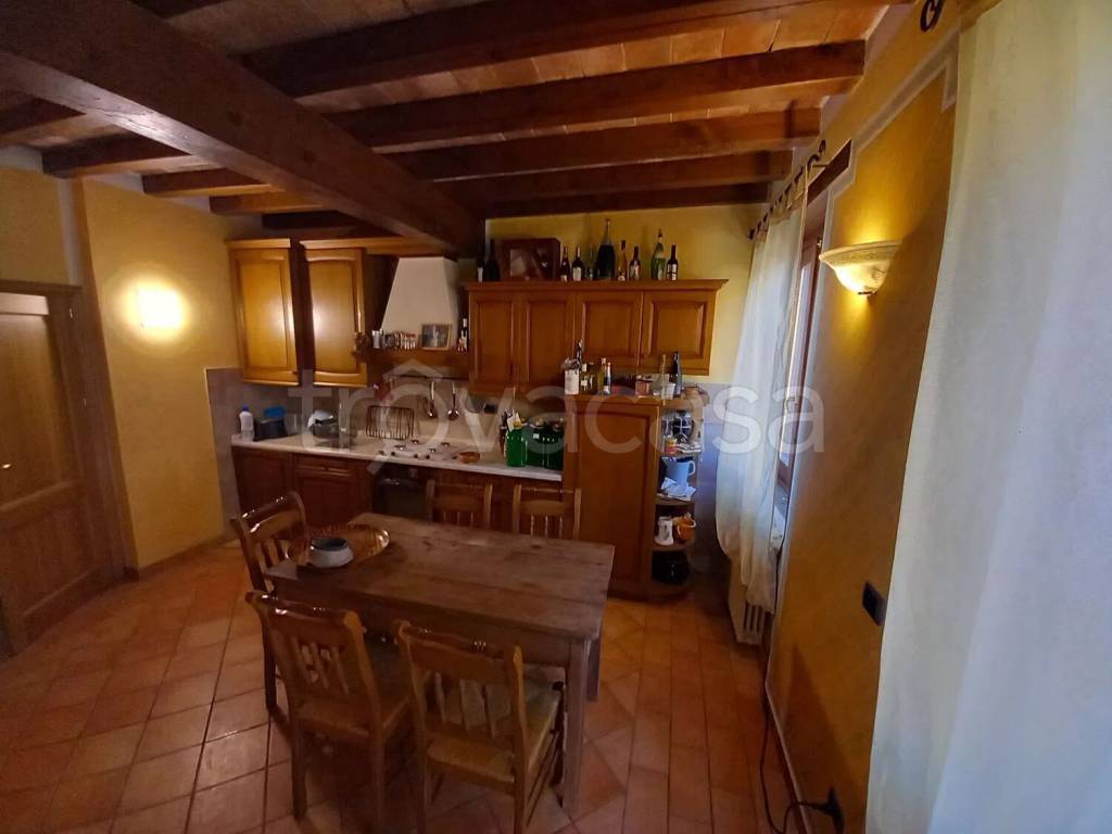 casa indipendente in vendita a Zavattarello