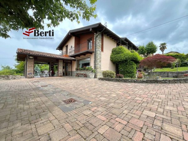appartamento in vendita a Zavattarello in zona Crociglia