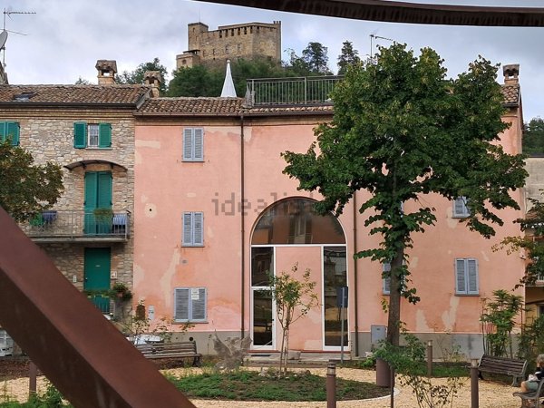 casa indipendente in vendita a Zavattarello in zona Crociglia