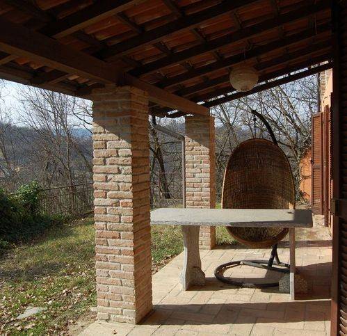 casa indipendente in vendita a Zavattarello in zona Ossenisio