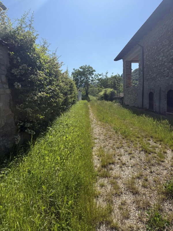appartamento in vendita a Zavattarello