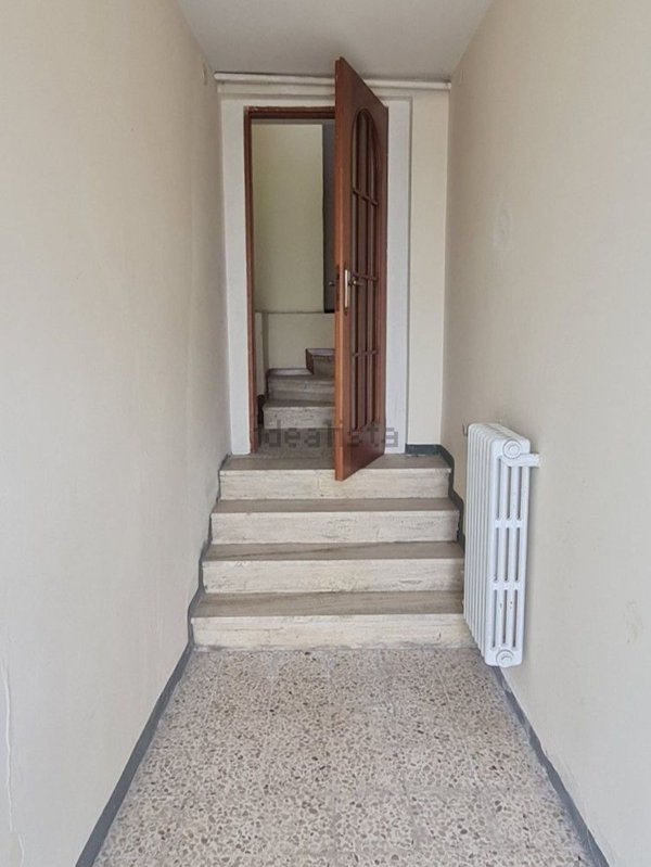 casa indipendente in vendita a Zavattarello in zona Crociglia
