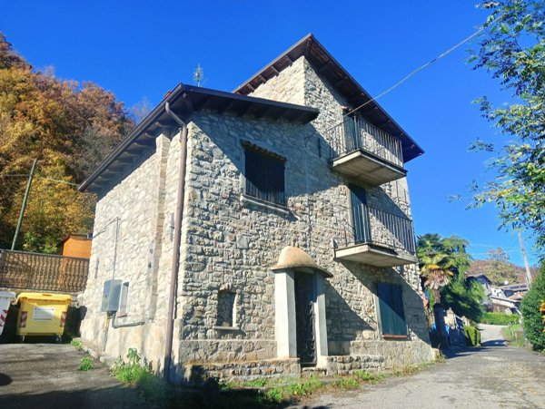 pentavano in vendita a Zavattarello in zona Crociglia