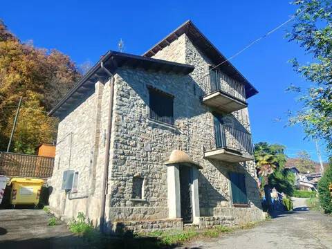 casa indipendente in vendita a Zavattarello in zona Le Moline