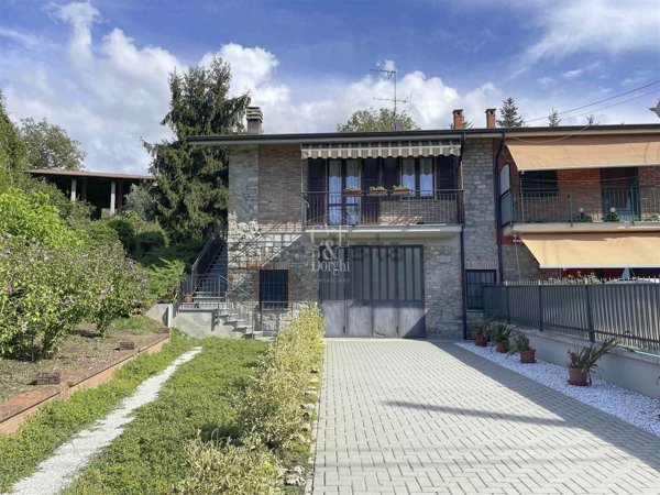 casa indipendente in vendita a Zavattarello in zona Crociglia