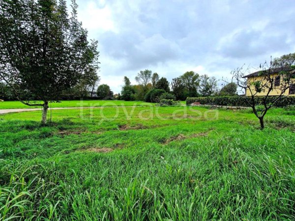 terreno edificabile in vendita a Zeccone