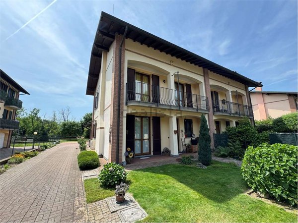 casa indipendente in vendita a Zeccone in zona Villareggio
