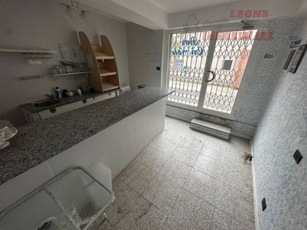 negozio in vendita a Zeccone