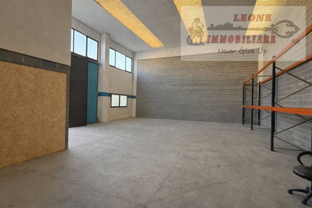 locale commerciale in vendita a Zeccone in zona Villareggio