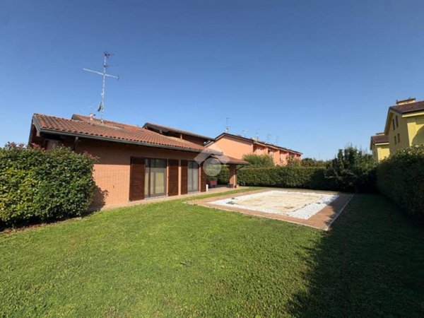 casa indipendente in vendita a Zeccone