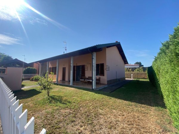 casa indipendente in vendita a Zeme