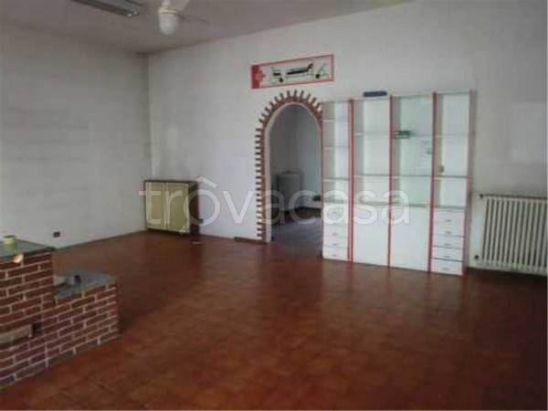 negozio in vendita a Zeme