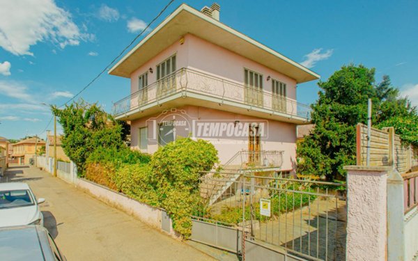 casa indipendente in vendita a Zeme