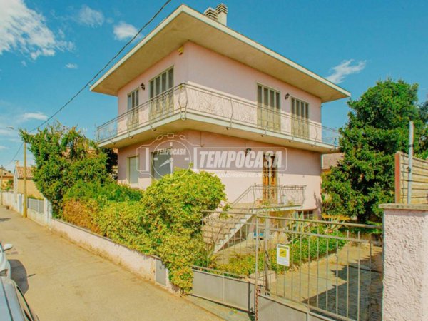 casa indipendente in vendita a Zeme