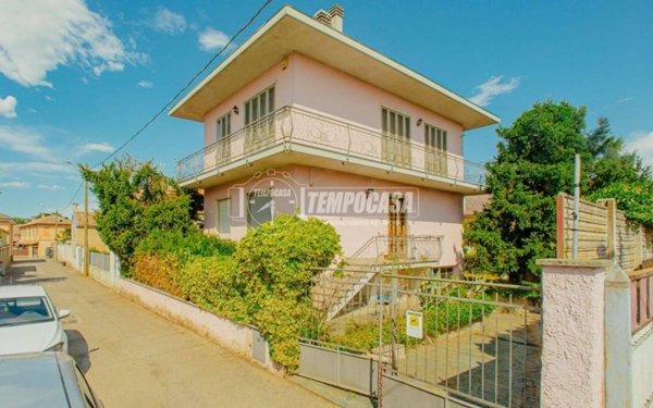 casa indipendente in vendita a Zeme