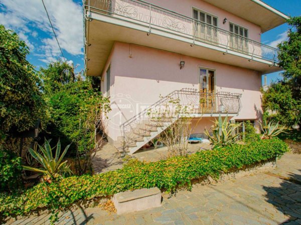 casa indipendente in vendita a Zeme