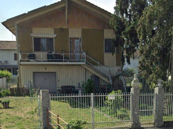 casa indipendente in vendita a Zeme