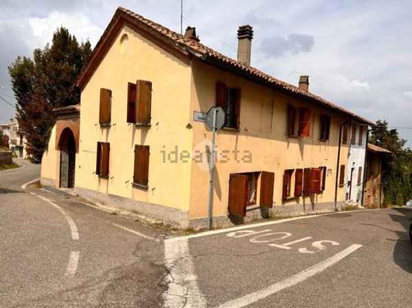 casa semindipendente in vendita a Zenevredo