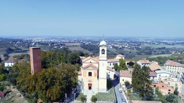casa indipendente in vendita a Zenevredo