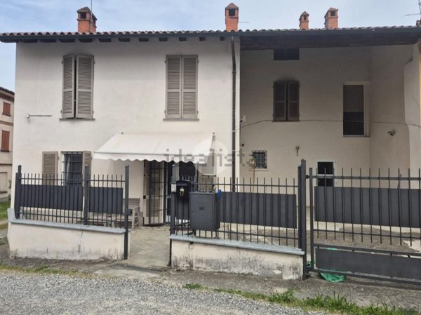 appartamento in vendita a Zenevredo