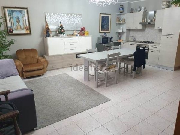 casa indipendente in vendita a Zenevredo