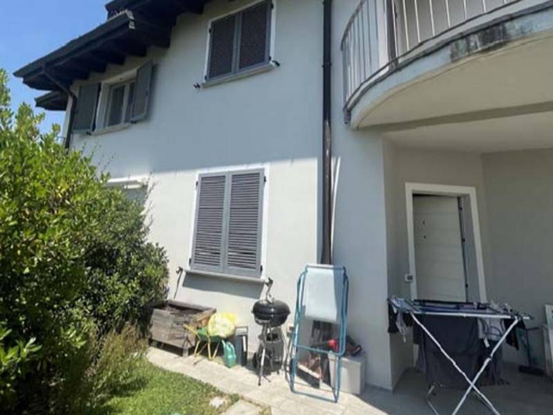 casa indipendente in vendita a Zenevredo