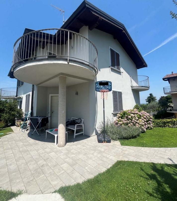 casa indipendente in vendita a Zenevredo