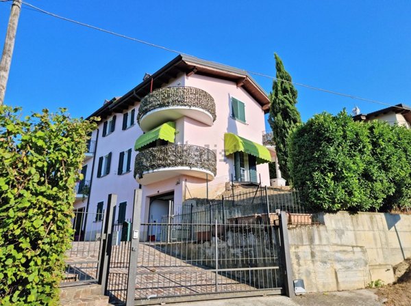 casa indipendente in vendita a Zenevredo in zona Cascina Vecchia