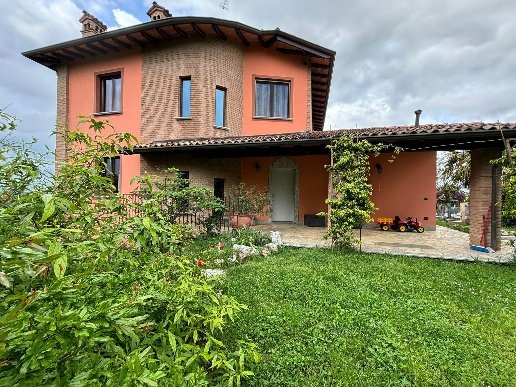 casa indipendente in vendita a Zenevredo