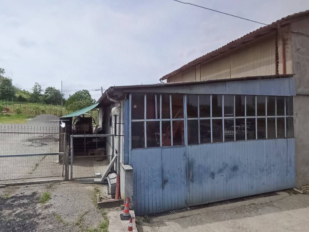 locale commerciale in vendita a Zenevredo