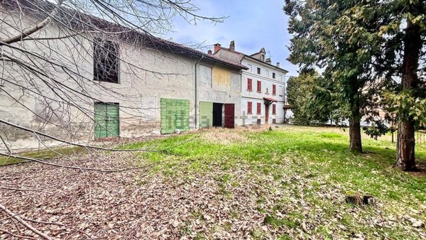 casa indipendente in vendita a Zenevredo